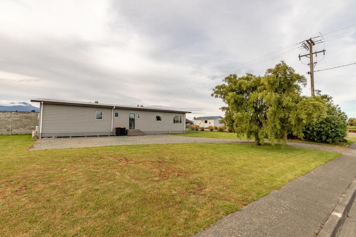 Poppa Pete'S - Te Anau Holiday Home Exteriör bild