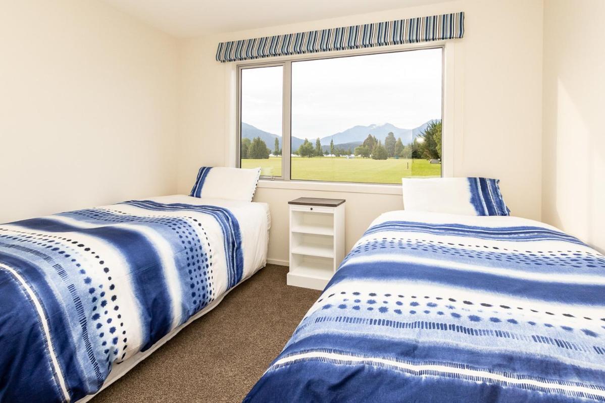 Poppa Pete'S - Te Anau Holiday Home Exteriör bild